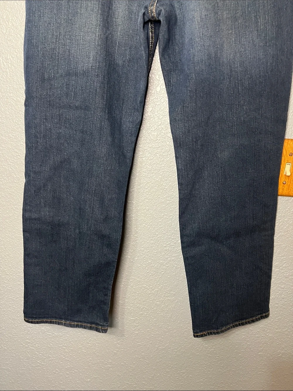 Levi's 541 Men's Jeans Blue 38x30 Dark Wash Denim 5-Pocket Cotton Blend